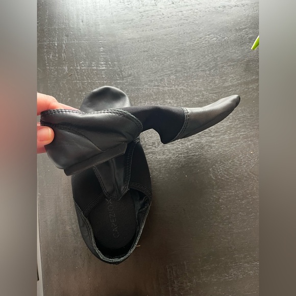 Capezio jazz shoes 7W Black Dance Shoes - Picture 6 of 7